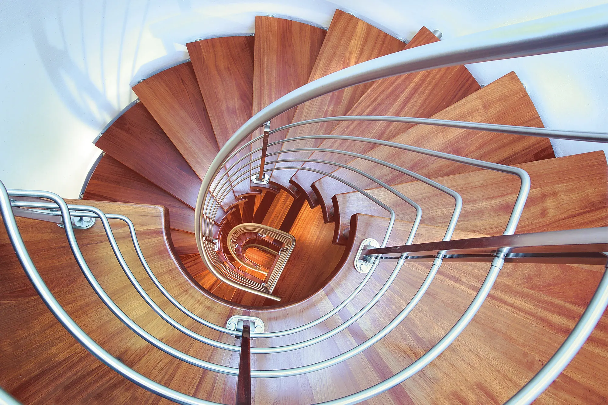 cantilever-open-wooden-staircase-marretti-