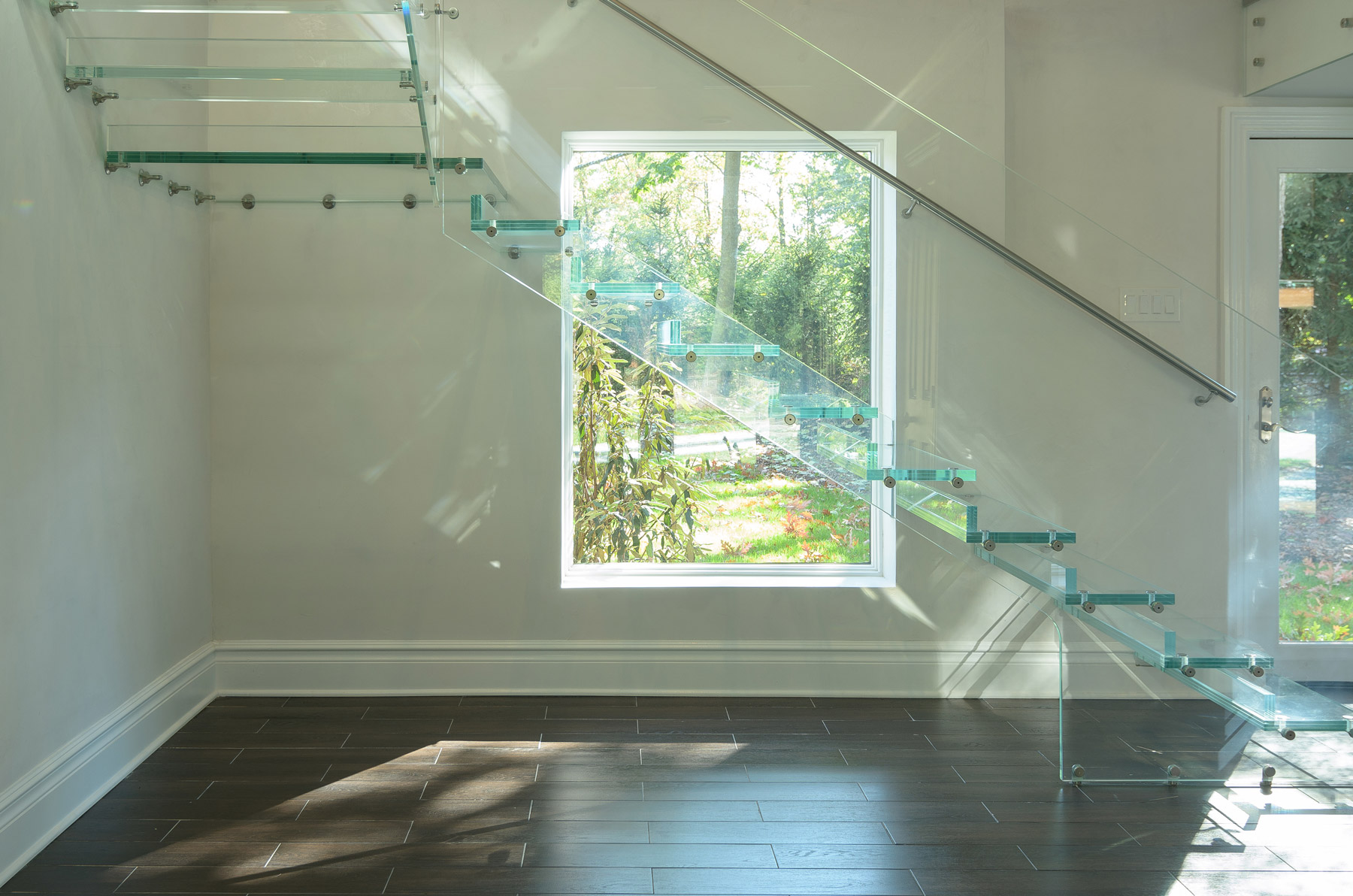 glass cantilever staircase2 1