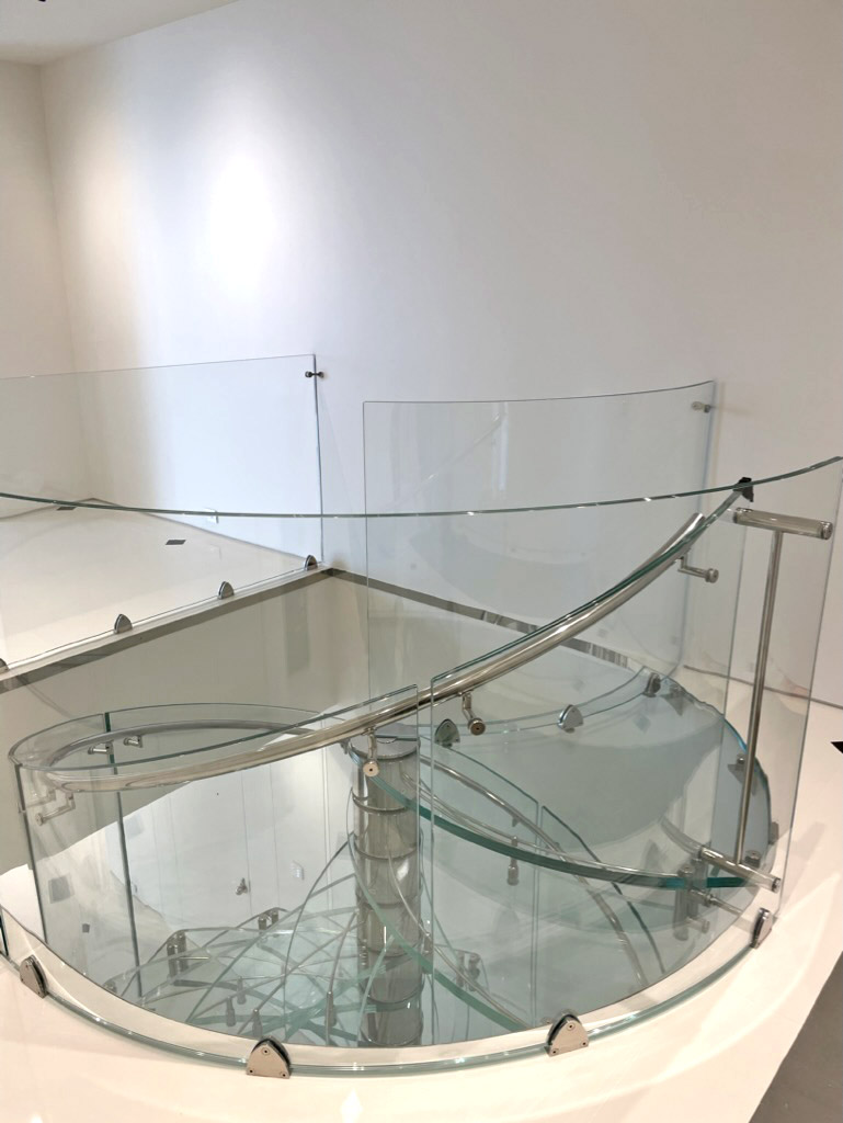 marretti stairs curved glass2